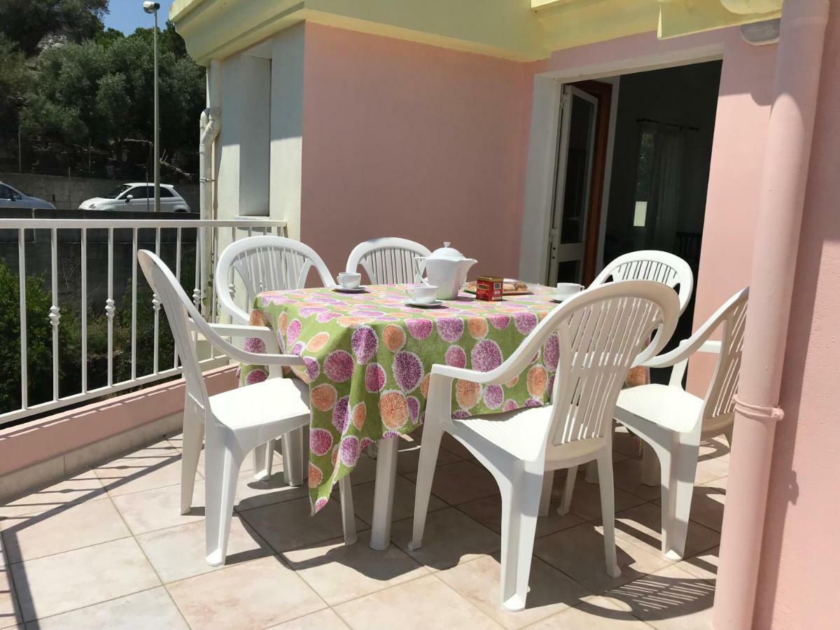 Casa Rosa Apartment Cala Gonone Exterior photo